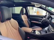 SUV Lai Xăng Điện Đột Phá, Dành Cho Gia Đình Sang Trọng