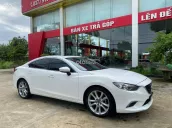 Xe sedan cao cấp thiết kế hiện đại