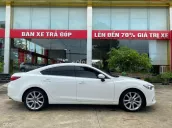 Xe sedan cao cấp thiết kế hiện đại