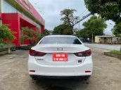 Xe sedan cao cấp thiết kế hiện đại