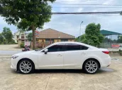 Xe sedan cao cấp thiết kế hiện đại
