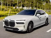 BMW 735i Pure Excellence 2023