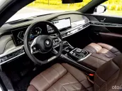 BMW 735i Pure Excellence 2023