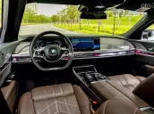 BMW 735i Pure Excellence 2023