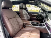 BMW 735i Pure Excellence 2023