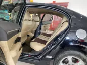 Sedan 5 chỗ số tự động, nổi tiếng lành bền, tiết kiệm