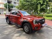 FORD RANGER XLS 4x2 MÀU ĐỎ SANG TRỌNG - 2024