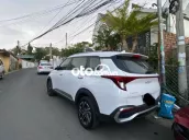 Kia Carens 2023 1.5G Luxury - 6000 km