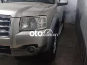 Ford Everest 8 chỗ máy dầu số tự động