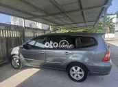Xe Nissan Grand Linina 2011