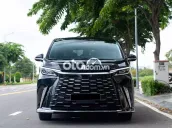 Lexus LM500h 2024 - 11000 km