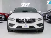 VOLVO V60 B5 AWD CROSS COUNTRY 2022 -20000km
