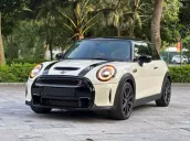 Cửa lóc, loa harman, carplay ko dây,..