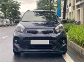 Xe gia đình đi giữ gìn. Không một ngày dịch vụ