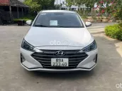 Gia đình bán xe đẹp, giữ gìn