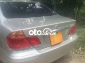 Cần bán gấp xe camry đời 2005 xe zin đẹp