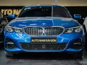 Model 2022 màu xanh cực bén