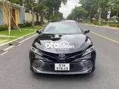 Gia đình đổi xe 7 chổ cần bán Camry 2021 bản 2.0G