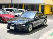 Cơ hội sở hữu xe sang trọng màu đen