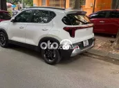 Kia Sonet 2024 Luxury 1.5 AT - 4400 km zi 100%
