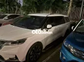 Cần bán Carnival 2023 Premium 2.2D 7S - 40000 km