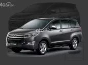 Bán xe 8 chỗ số sàn màu xám 2018