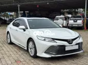 Toyota camry 2.5Q 11000 km