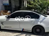 BMW 320i 2009 bản có cửa sổ trời