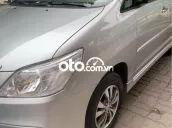 Toyota Innova 2015 2.0E - 900000 km