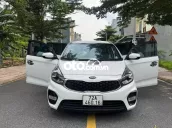 Kia Rondo sản xuất 2017