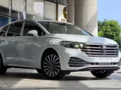 Màu trắng sẵn xe giao ngay ưu đãi cực tốt LH Minh Thư