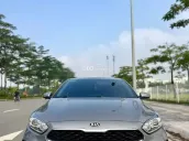 Form dáng thể thao, nội thất cao cấp