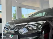 Gái chỉ 695 triệu