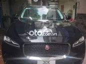 Jaguar F-Pace 2019 màu đen, nội thất da