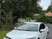 Toyota Camry 2019 2.0G