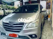 toyota innova 2015 2.0E mau bạc xe đẹp do 140000km