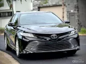Bán xe sedan 2019 màu đen, nội thất kem
