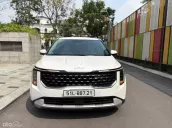 Siêu lướt New Carnival 2.2D Luxury 8S - Độ Full Limousine Ghế Vip Sản xuất 2025 Màu trắng Odo 15.000km Xe