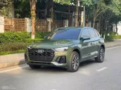 Xe SUV cao cấp màu xanh đẹp, lăn bánh ít