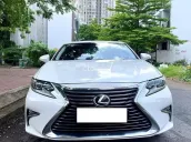 Xe sedan cao cấp chất lượng tốt