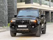 Xe SUV 7 chỗ màu đen nội thất đẹp