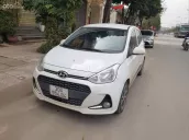 Xe màu trắng đủ hồ sơ sang tên