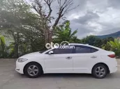 Hyundai Elantra 2017 Trắng Số sàn