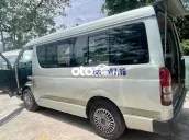 Xe tải van Toyota Hiace 3 chỗ Bạc