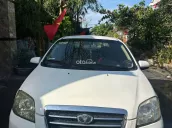 Chiếc xe sedan Gentra sản xuất năm 2008, xuất xứ từ Hàn Quốc
