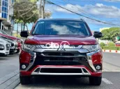 Mitsubishi Outlander màu Đỏ