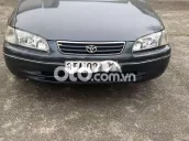 Toyota Camry GLi Xanh đậm