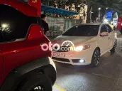Kia Forte Trắng 5 chỗ