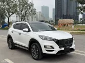 Xe chạy hơn 7v