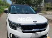 Kia Seltos Trắng 5 chỗ preum,Ban cao nhat